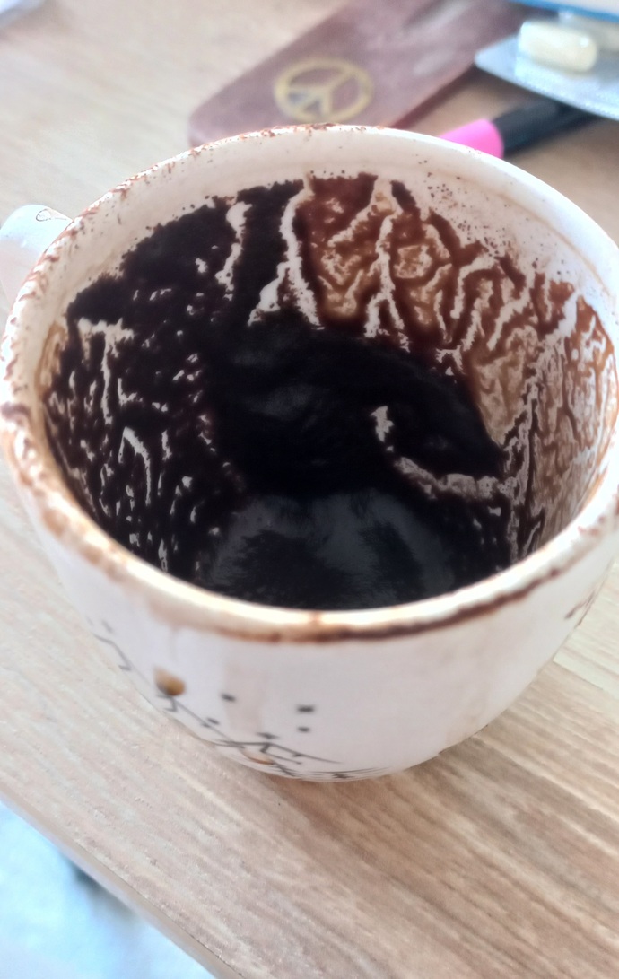 Sadece bakabilenler yorum yapsın gereksiz şeyler yazanlar değil? kahve falı bakacak var mıdır?