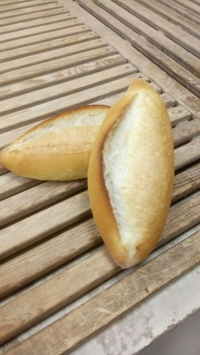 Bu ekmeğin arasına ne koyup yersin?