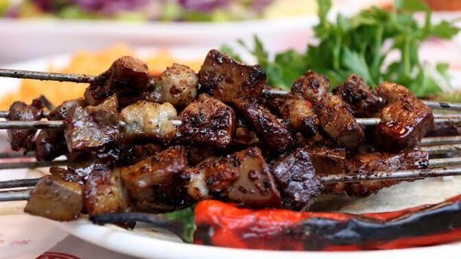 Adana mı Ciğer şiş mi?