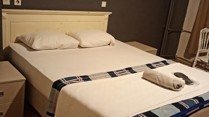 Böyle bir yatak size neleri hatırlatıyor. ? ayrılık acısı aklınıza geliyor mu? Boşanmış lara soruyorum bu soruyu?