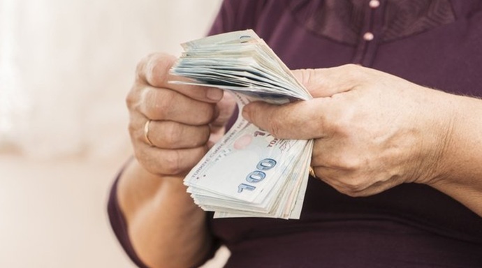 Ne kadar maaş aldığını tahmin edeyim mi?