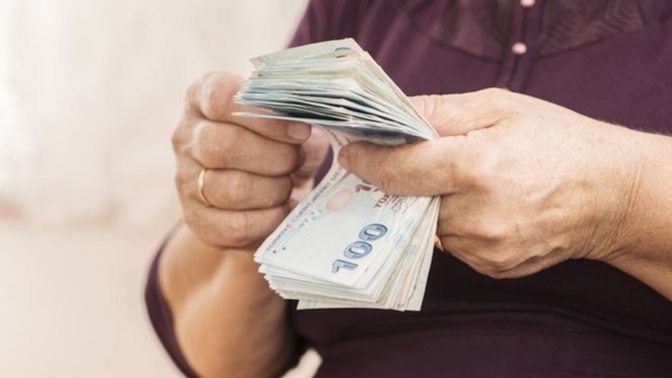 Ne kadar maaş aldığını tahmin edeyim mi?