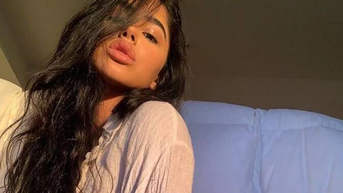 Dudak dolgunluğu mu yoksa şekli mi daha etkileyici?