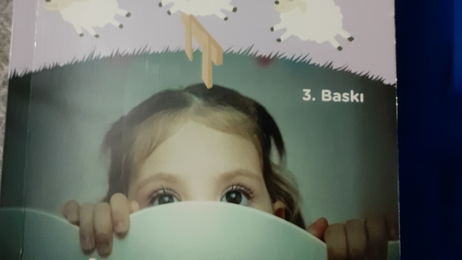 Su sıralar okumakta olduğunuz kitap hangisi? Benimki fotoğrafta #kültürsanat #kültürsanat?