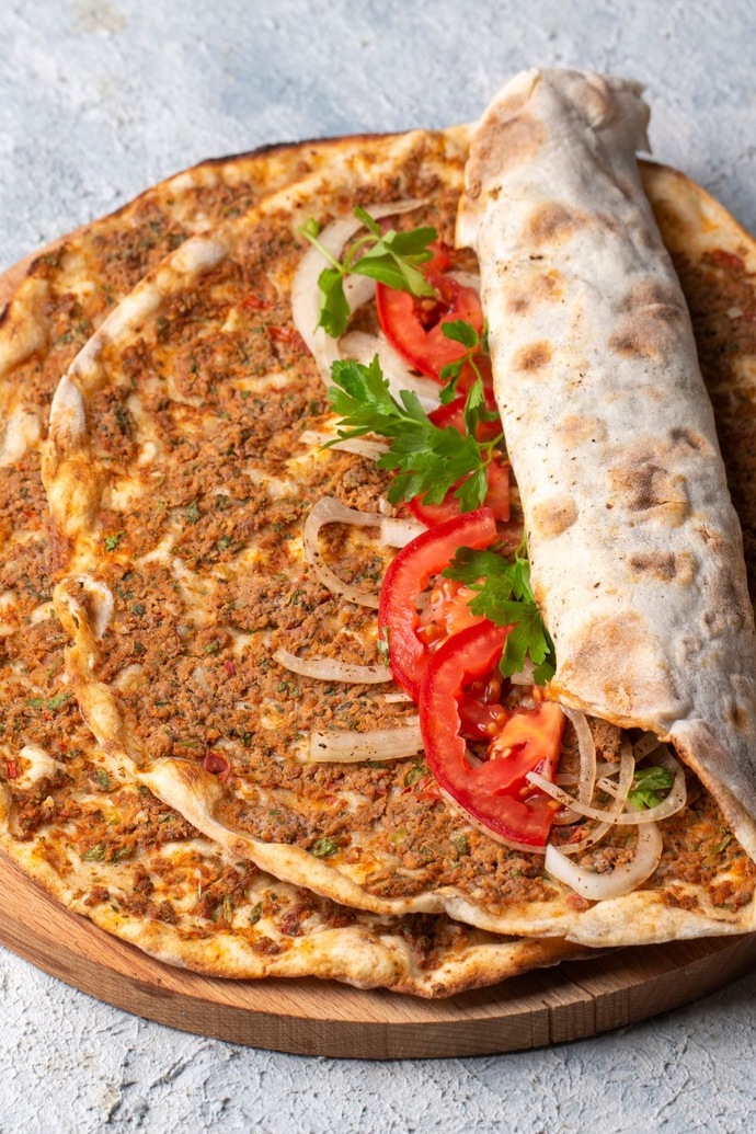 Sevgilinizle ilk yemeğiniz de ne yerdiniz Tavuk Pilav mı? Lahmacun mu?