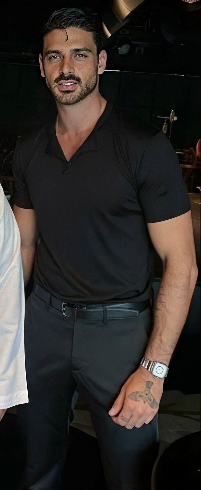 Bugüne kadar izlediğiniz filmlerde/dizilerde en yakışıklı erkek karakter kimdi?