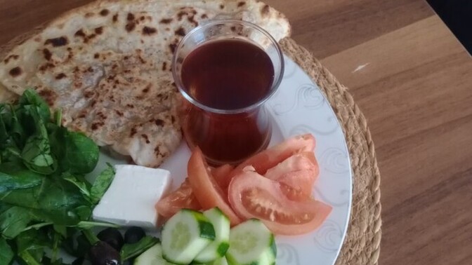Sizde benim gibi sabahları kahvaltıda etli ekmek yermisiniz yani severmisiniz?