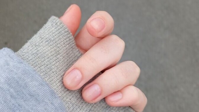 Ojesiz tırnaklar kötü mü duruyor?