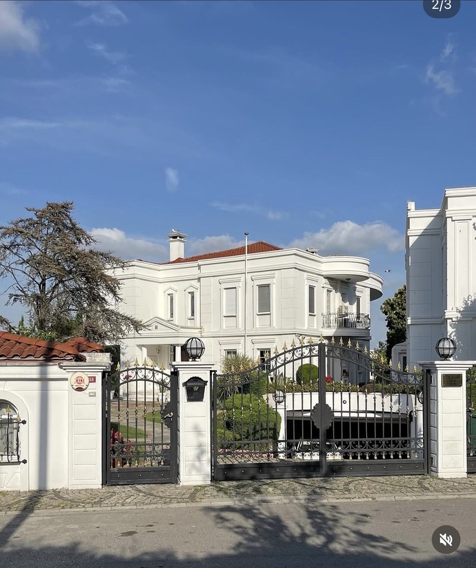 Gitseniz yabancılık çekmeyeceğiniz dizi evi hangisi?
