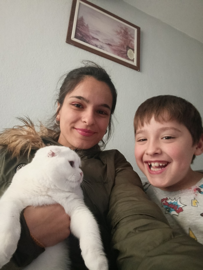 Sizce yeğenim kaç yasinda?