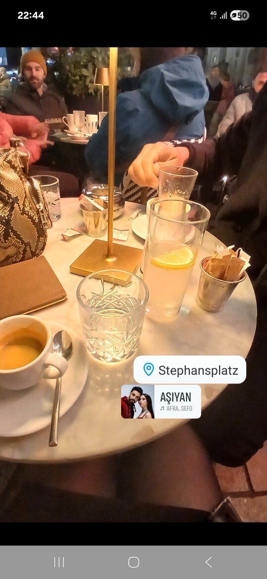 Benim storylerimi görünce ne düşünür?