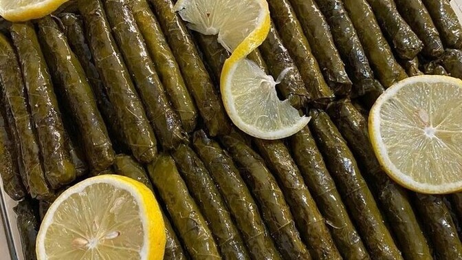 Hangi yemeği tercih edersiniz sarma mı yoksa sushi mi?