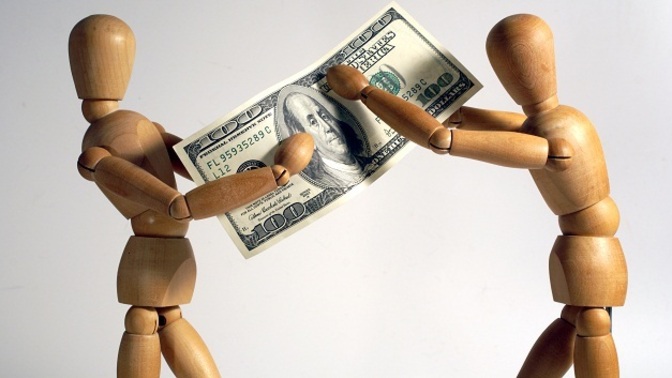 Borç verdiğin kişi borcunu ödemezse paranı ister misin?