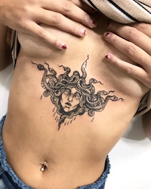 Medusa sembolünün ve dövmesi şn kadınlar için güç sembolü olduğunu biliyor muydunuz?