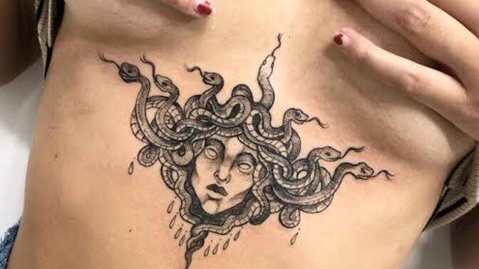 Medusa sembolünün ve dövmesi şn kadınlar için güç sembolü olduğunu biliyor muydunuz?