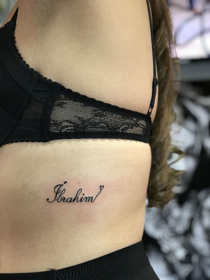 Sevgilinin ismini vücuduna yazar mısın?