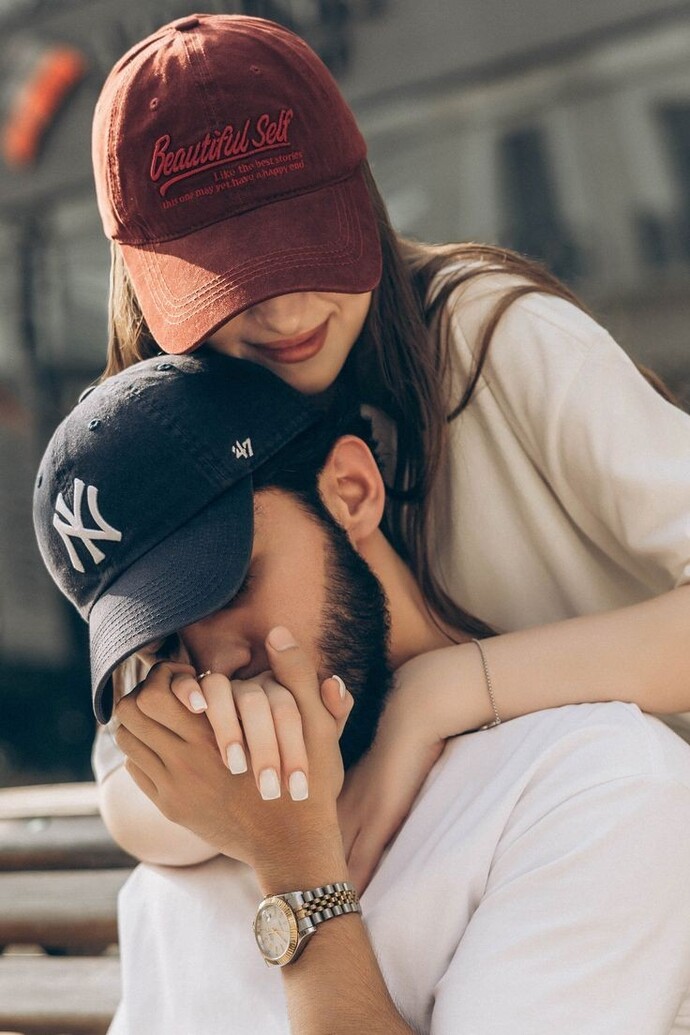 Aşık olduğun birine tamamen sadık kalabileceğine inanıyor musun?