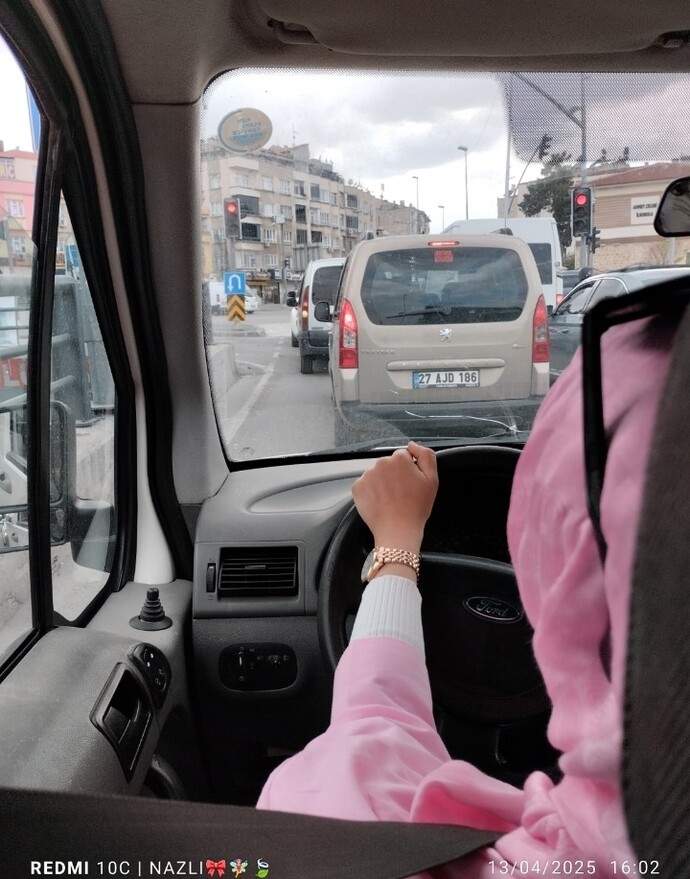 Sağ ayna kapalı 5 km gitmekte kadın sürücü başarısı ✨