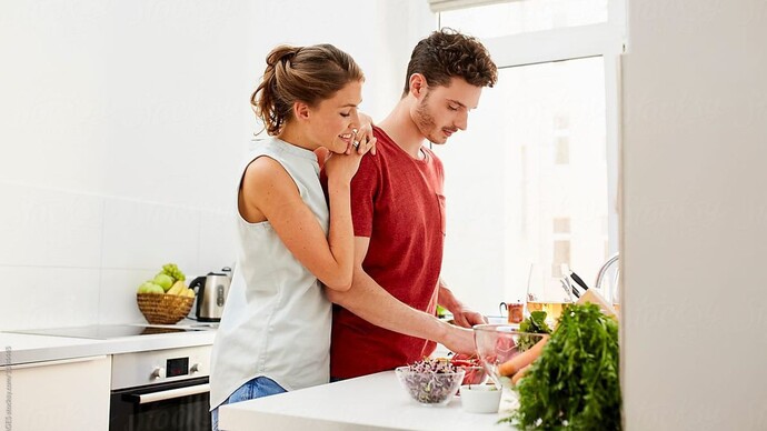 Erkeğin ev işlerinde (yemek, bulaşık, temizlik vs) iyi olması kadınları etkiler mi?