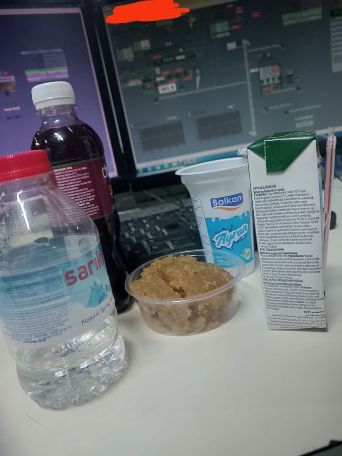 İrmik Helvasının yanında hangisi gider: Su, Ayran, Şalgam, mevye suyu?