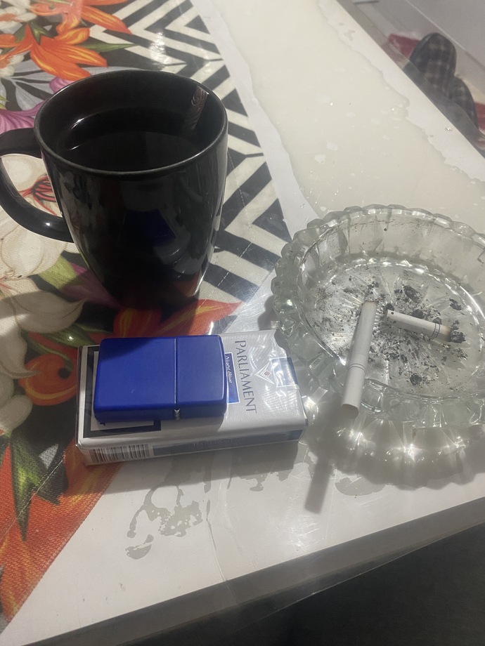 Bu saatte çay demleyerek.. 😕