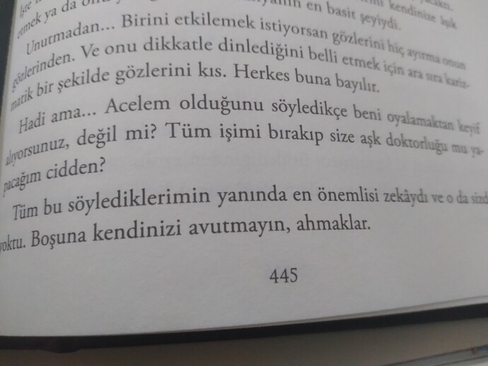Okuduğum kitaptaki katil bana hakaret ediyor, ne yapmalıyım?