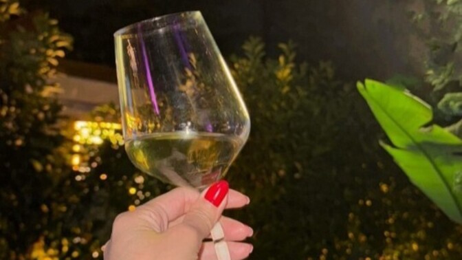 Tadı hiç iç açıcı değil ama çaktırmıyorum.. Devam mı edeyim, yoksa usulca suya mı kaçayım😂?