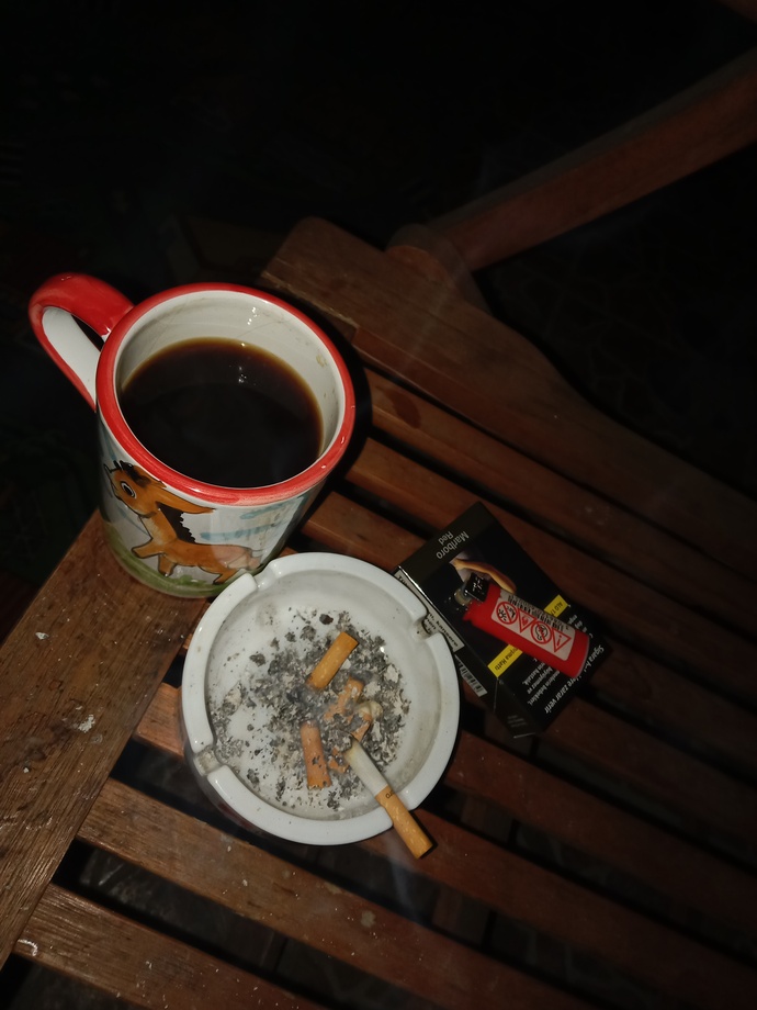 Günün yorgunluk kahveleri mi içildi yoksa dert kahveleri mi?