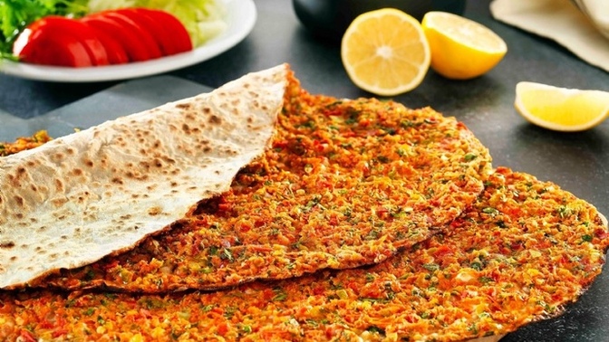 Lahmacuna limon sıkılır mı?