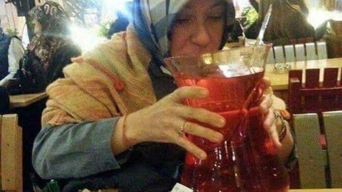 Çayı böyle kocaman bir bardakta içmek sizce keyfi artırır mı?