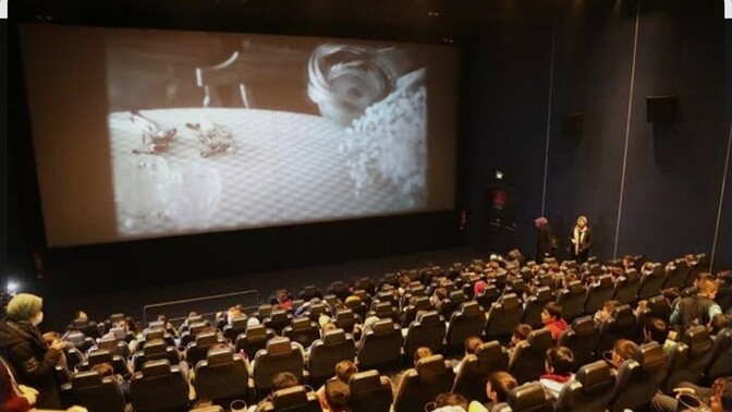 En çok nerede film izlemeyi tercih edersiniz? Ev konforunda mı yoksa sinemada mı?