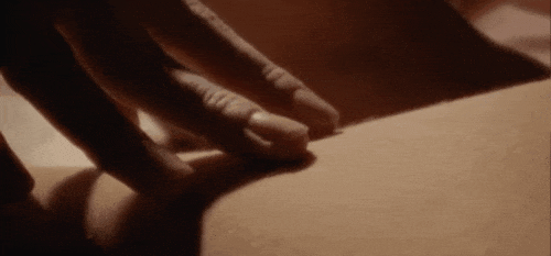 Partnerinle yılbaşı gecesi nasıl olmalı? Kusursuz bir date night mı, akışa bırakılmış sürpriz bir gece mi?