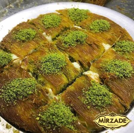 Ulan gece gece şu serinlikte sıcacık künefeler kadayıflar süper olmaz mıydı?