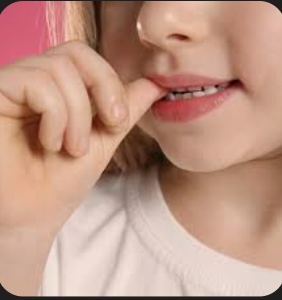 Tırnak yolma deri yolma gibi takıntılarınız var mı?