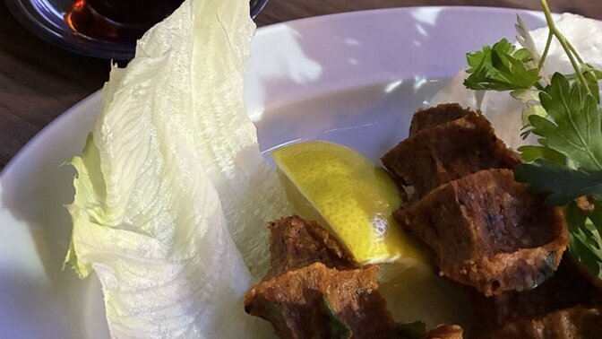 Çayın yanında çiğ köfte gider mi?