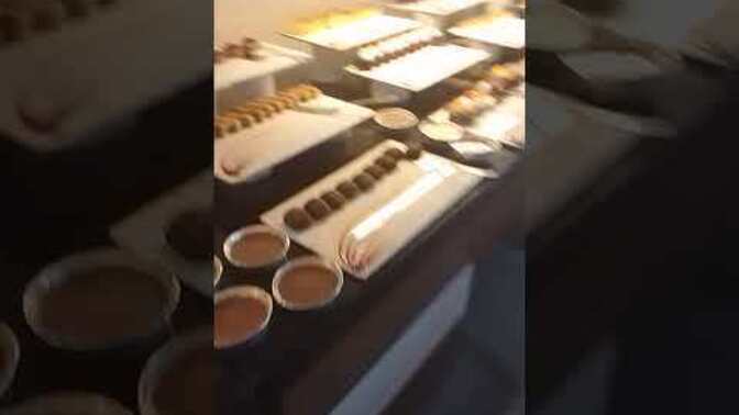 Tatlı sever misin sevmez misin?