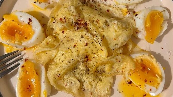 Gece yarısı haşlanmış yumurta yemek garip mi olur?
