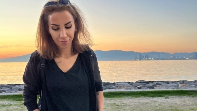 Kuaföre gideceğim saç rengimi değiştirmeli miyim nasıl şu an ki rengi fikrinize ihtiyacım var önerileriniz varsa rica ediyorum?
