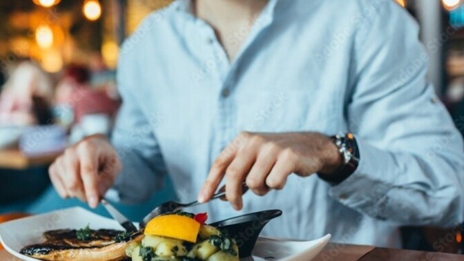 Sevgiliniz ilk buluşmada sizden çok yemeğiyle ilgilense ne yaparsınız😄?