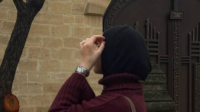 19 yaşında bir kız en fazla kaç yaş büyük biriyle sevgili/eş olabilir?