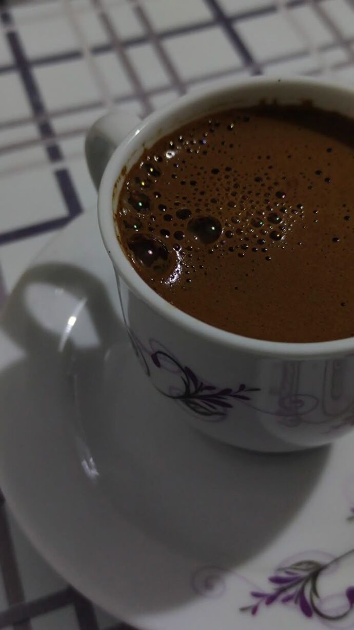 Bu saatte kahve içtim. Sizce sabaha kadar uykusuz mu kalayım, yoksa pişman mı olayım?