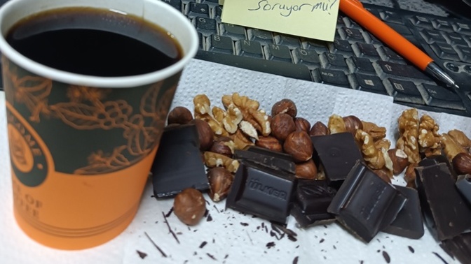 Kahve, bitter, ceviz, fındık: Güzel bir dörtlü sayılır mı? Senin tercihin ne olurdu?