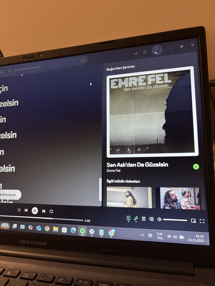 Geceniz iyi geçsin şarkı önerelim mi yine?