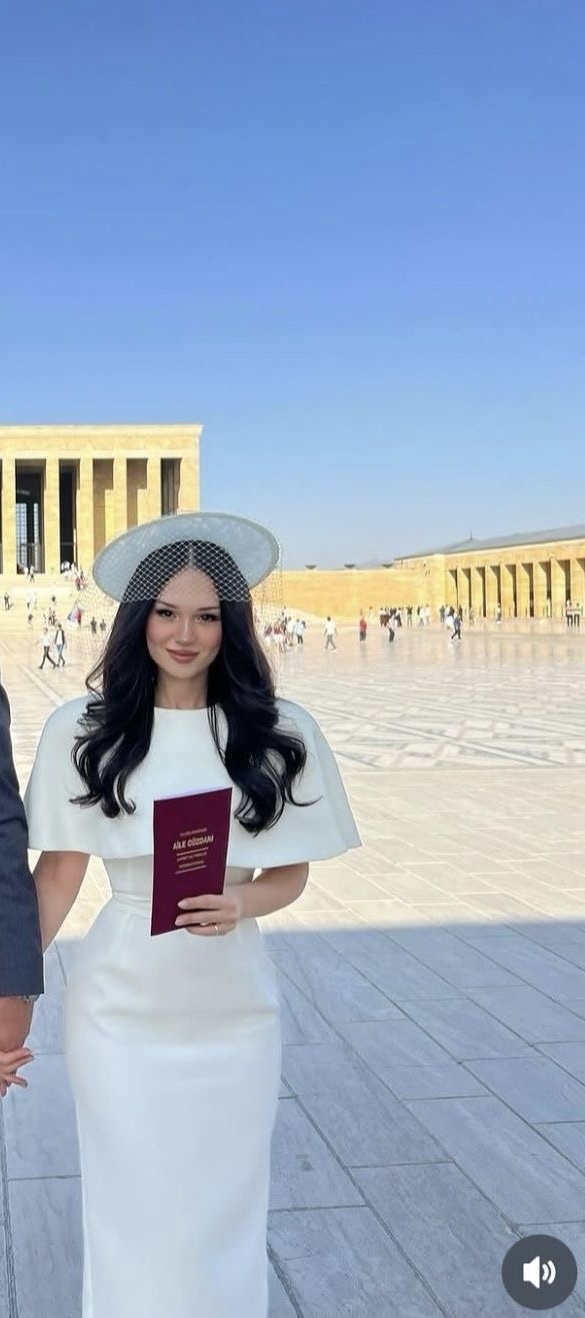 Hangi nikah elbisesi güzel sizce?