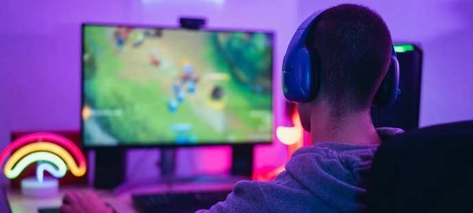 Gamer Bir Oğlan İle Sevgili Olunur Mu?