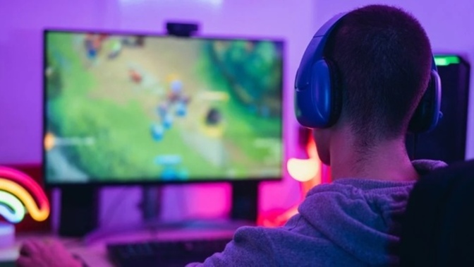 Gamer Bir Oğlan İle Sevgili Olunur Mu?