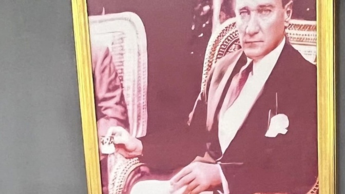Tarihte hayran olduğun biri var mı saygısızlık yapmayın lütfen kalp kırmak istemiyorum ! ?