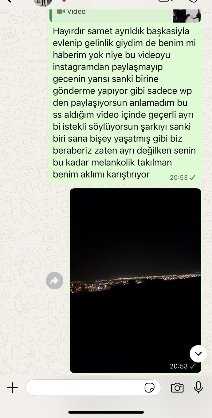 Arkadaşlar sevgilim ayrı olmadığımız halde aşk acısı çeker gibi durumlar atıyor en son yazıp sordum sormasamıydım siz napardınız?