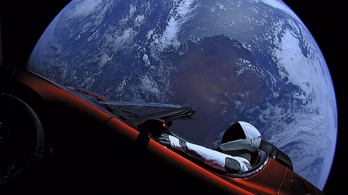 Tesla arabayla soyle bir gezintiye cikarken gozuyle gorse de inanma kardesim. Haklisin.
