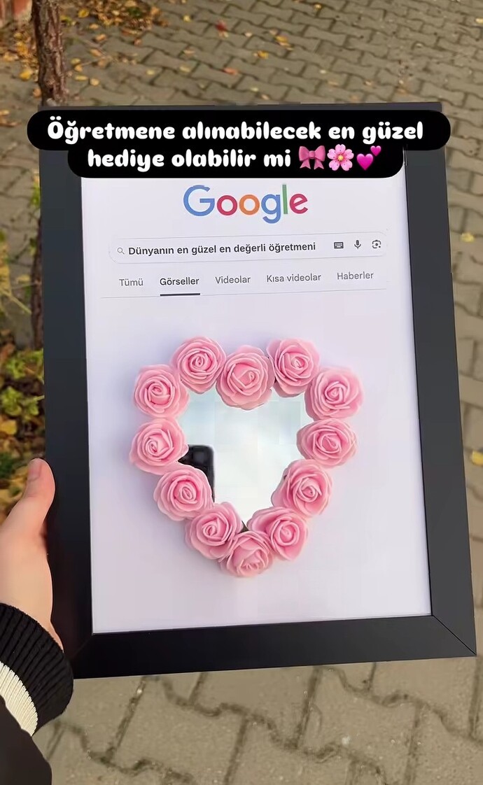Annemin bir sürü hocan var hangisine alacaksın dediği hediye 😅🌸